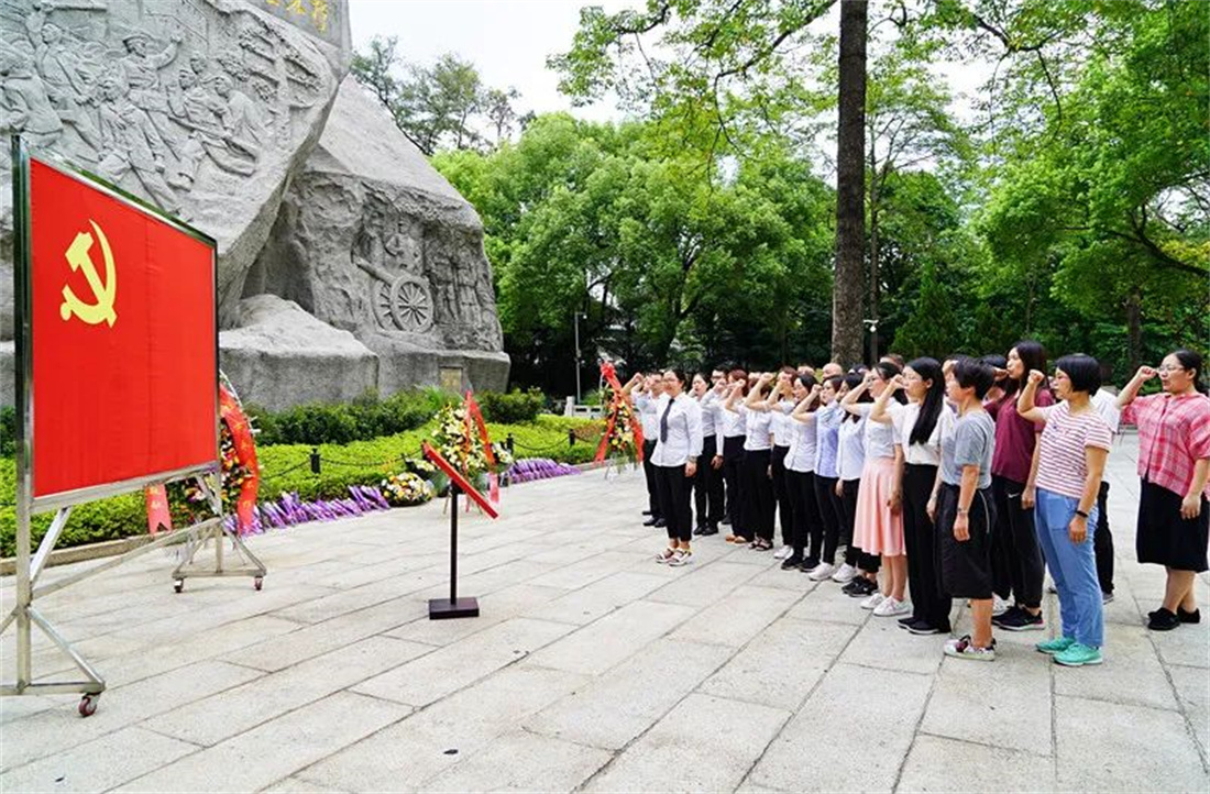 献礼建党百年丨欧宝在线官网党建经验入选《南方工报》“寻百家非公企业党工发展路”专题报道！